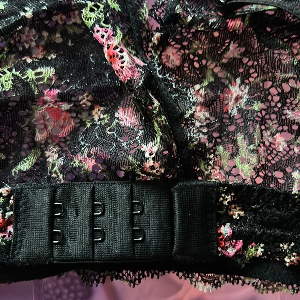 NWT Floral Lace Triangle Bralette - Picture 6 of 7